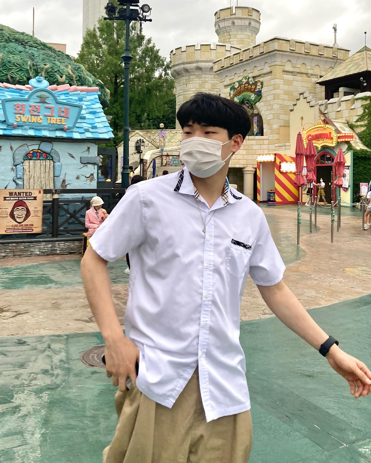 환상의 나라 롯데월드🎢🎡
.
.
.
.
.
#교복 #교복데이트 #교복스타그램 #롯데월드 #롯데월드교복 #잼민이 #데이트 #럽스타그램 #학생 #눈치싸움 #성공 #ootd #ootdfashion #사진스타그램 #일상스타그램