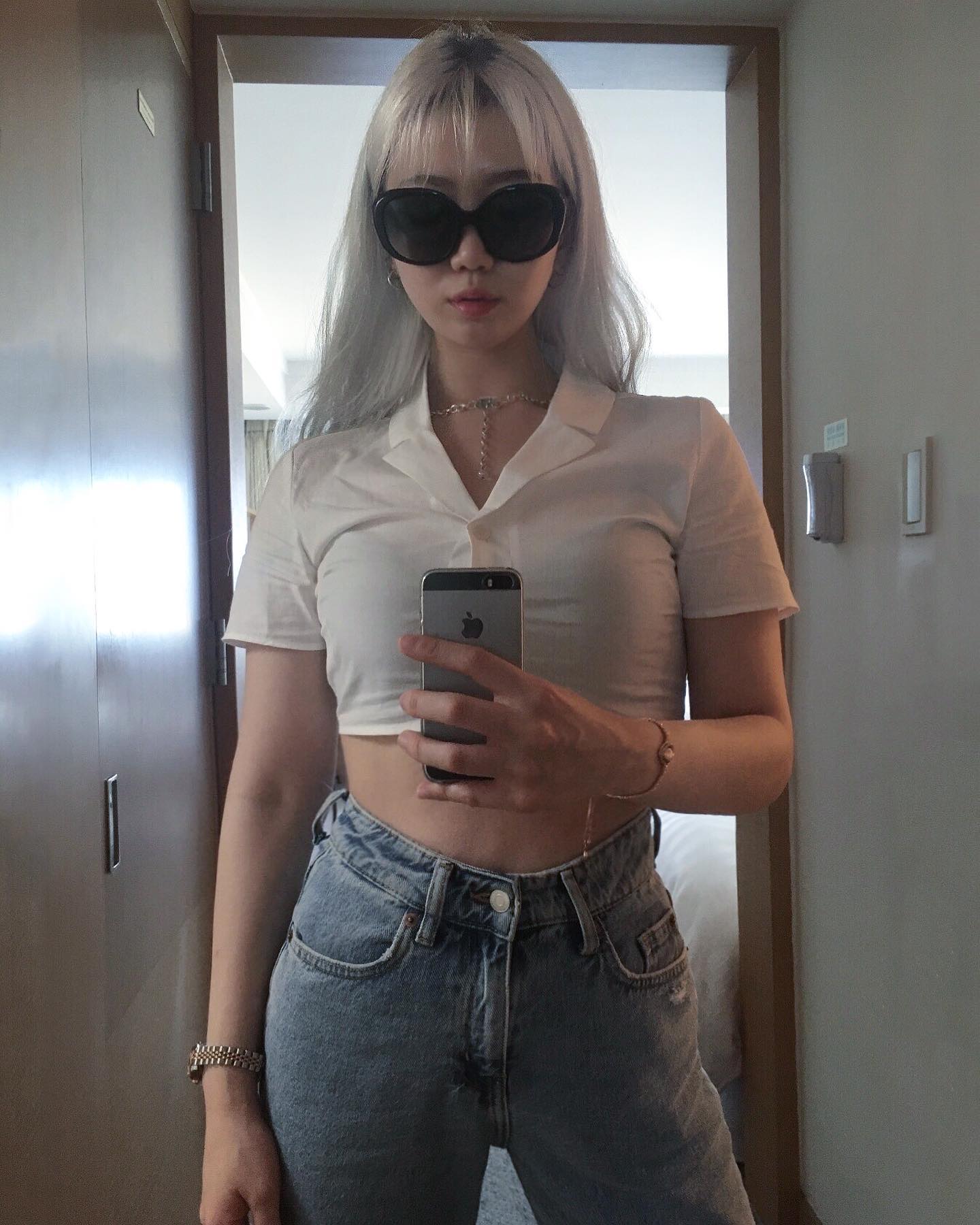 mirror selfie