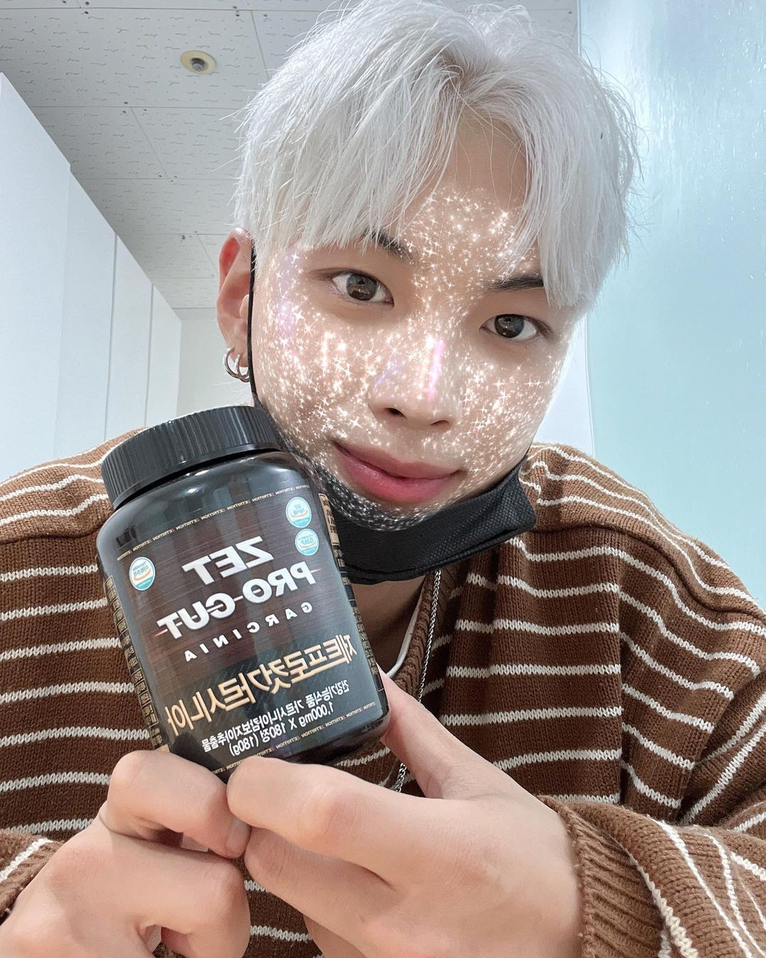 정모 かずあき on Instagram: “바디 프로필 준비중 최적의 보조제를 받았습니다 체지방이 잘 안빠져 고민이 많았는데 일주일 정도 섭취 해보니 확실히 체감이 됩니다! 다이어트 고민중