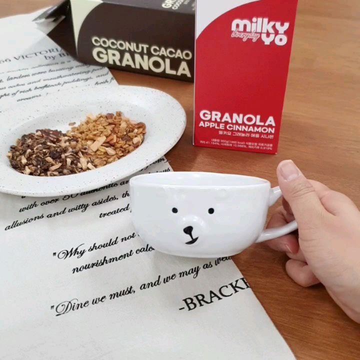 Milky Yo Granola

그래놀라 하나만 있으면
직장에서 간식도 건강하게 먹을 수 있지요👶🏻🤍
딱딱하지도 않고, 고소하고
무엇보다 피칸이 통째로 들어가서 너무 맛있어.,🤍
센세는 시나몬 나는 카카오❤🤎
-
#밀키요 #밀키요그래놀라 #milkyyo 
#애플시나몬 #코코넛카카오