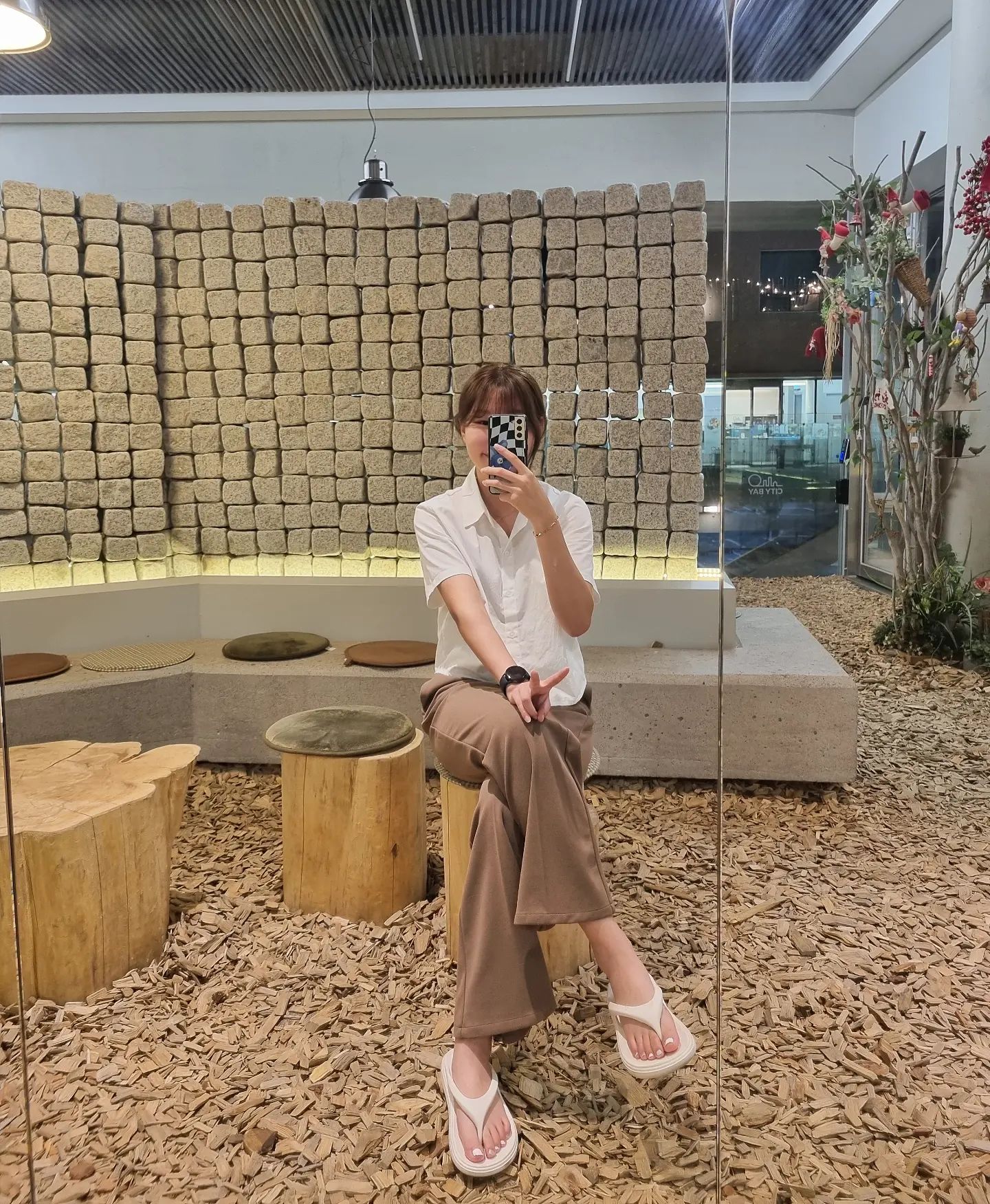 수줍게 ✌,,