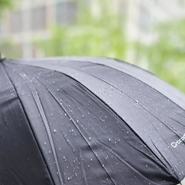 Happy to Happy on Instagram: "#광고 이지만 꼭! 필요했던 #장우산

스폰지라서 그립감이 좋은 손잡이가 너무
맘에 들었던 #크로커다일우산 멜빵우산으로

안정성을 위해서 둥근팁을 사용하고,
메탈로 디자안된 우산캡은 고급스러움을
그대로 표현해주는 우산이에요.

특히 원단 내구성이 좋아 구김이 잘 생기지않고
방수성이 좋고 바스락 거림이 없는 앏은 원단이 
사용된 우산입니다.

우산 안 메탈이 견고해 바람에 뒤집힘이 적어
활동이 많은 아이들도 부담없이 쓸 수 있어서
우리집 대박 우산이 되었어요.

@rf_umbella 

#골프우산 #대형우산 #초대형우산 #튼튼한장우산 #튼튼한우산 #고급우산 #명품우산 #우산추천 #장우산추천 #우산답례품 #자동장우산 #예쁜우산 #패션우산 #차량용우산 #남자우산 #커플우산 #우산선물#자동차우산

구매좌표 ⬇️⬇️
https://me2.kr/xtpjo"