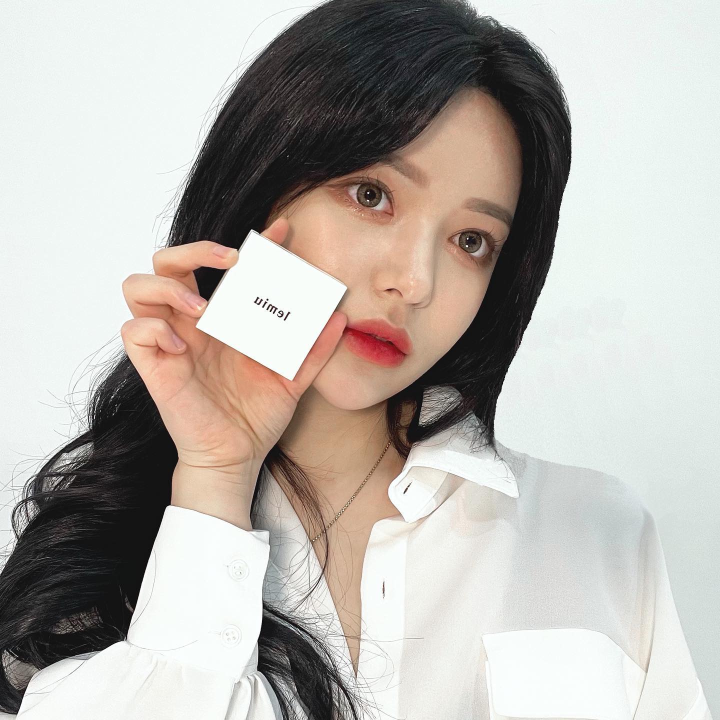  “#협찬 레미유 아이딜릭 섀도우 팔레트가 11월 22일 월요일에 출시되었습니다 내가 사용한 컬러는 코지브라운👸🏻✨ NEW! 아이딜릭 섀도우 팔레트 출시 기념 할인으로 섀도우팔레트 30% OFF 21,000원 -> 14,700원 + 에코 패브릭 파우치…”
