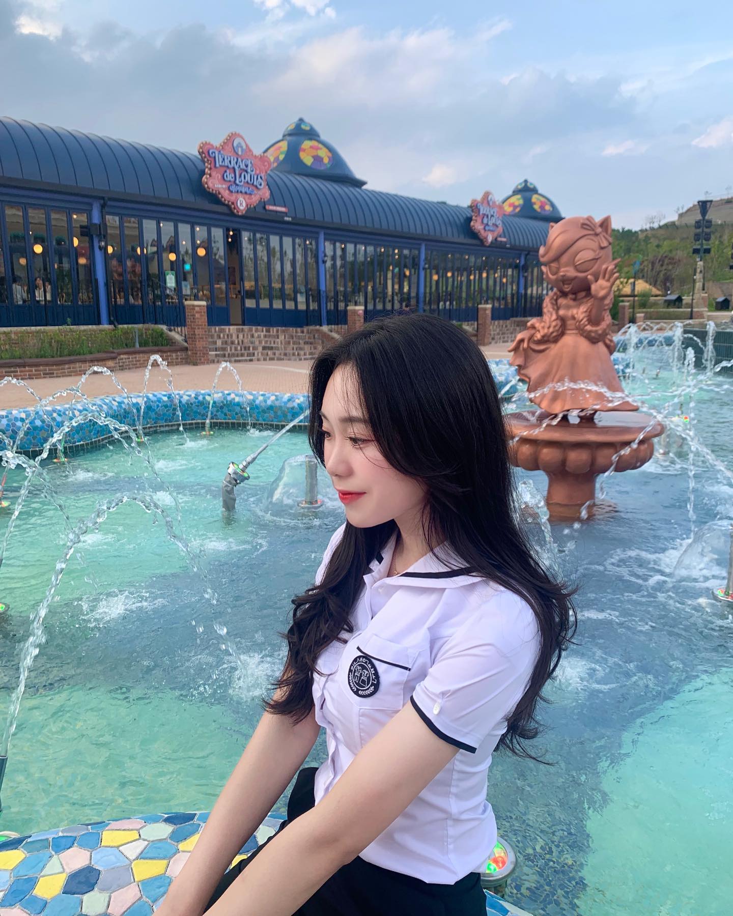 교복입고 롯데월드 가기 성공 ㅎㅎ