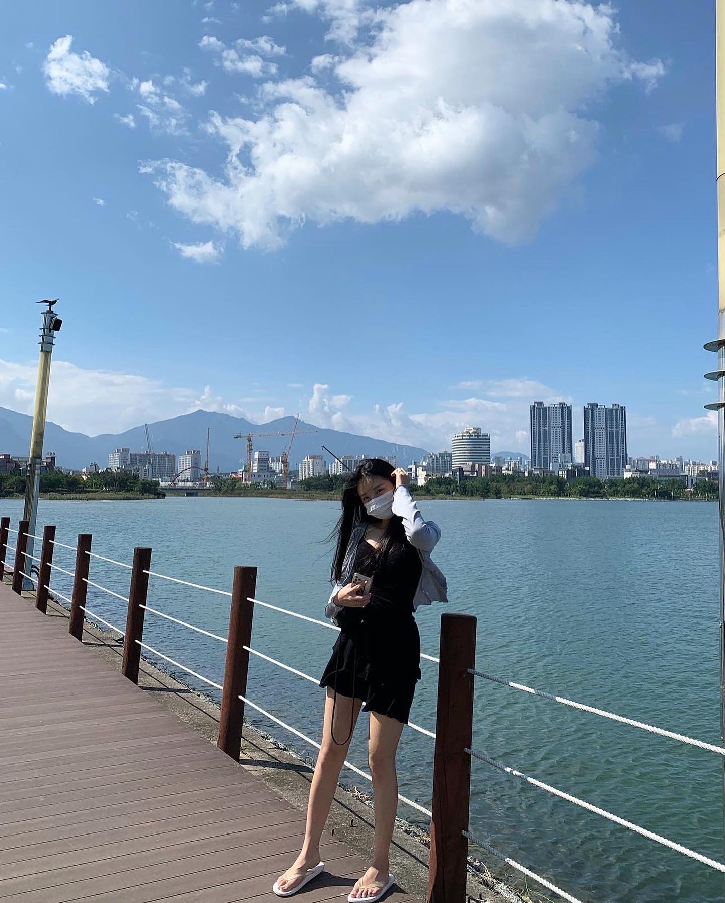 청초호오오 💙
하늘도 호수도 넘 크구 이뻤구요 ~ 
지금보다 살두.. 제발 그만먹어 🤤
