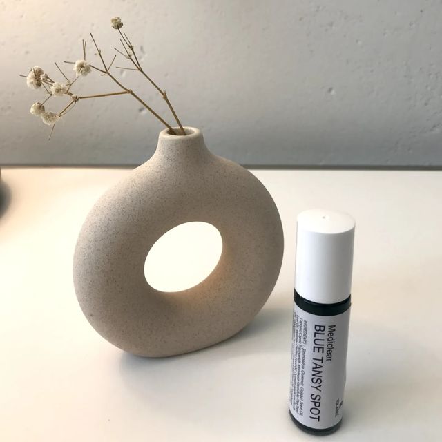 현이 on Instagram: "#협찬 🏷메디클리어 블루탄지 스팟 (사이렌스팟) 오늘은,키라벨(kilabel)의 뾰루지 응급처치🚨삐뽀삐뽀~ 피부적색경보 응급뷰티템!  내가 찾던 똘똘한 구급스팟! #사이렌