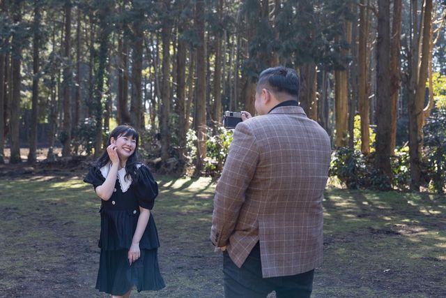 ＳＯＮＪＵＨＥＥ✨ on Instagram: ". 남편앞에서 끼부려봄😘 아니근데 ㅋㅋ 나150 , 오빠 2미터처럼 나왔네ㅋㅋㅋㅋ . . . . . 스냅1시간 10만원초반대(가성비👍🏻) 2인1조로 찍어주셔서 짧은시