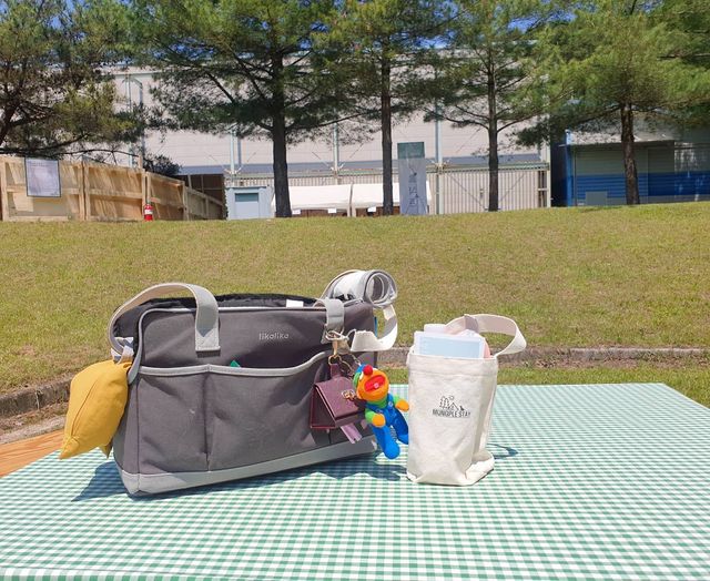💜쉐리💜 on Instagram: "피크닉 💗 드디어 해가 쨍!! 🏕 분위기 내보자 멈머 처음오는 동네인데 완전 신난다멍 . 너무 신난 나머지 울 언니가 부르는데에도 안가버려찌모야 👻 . 이벤트 초대