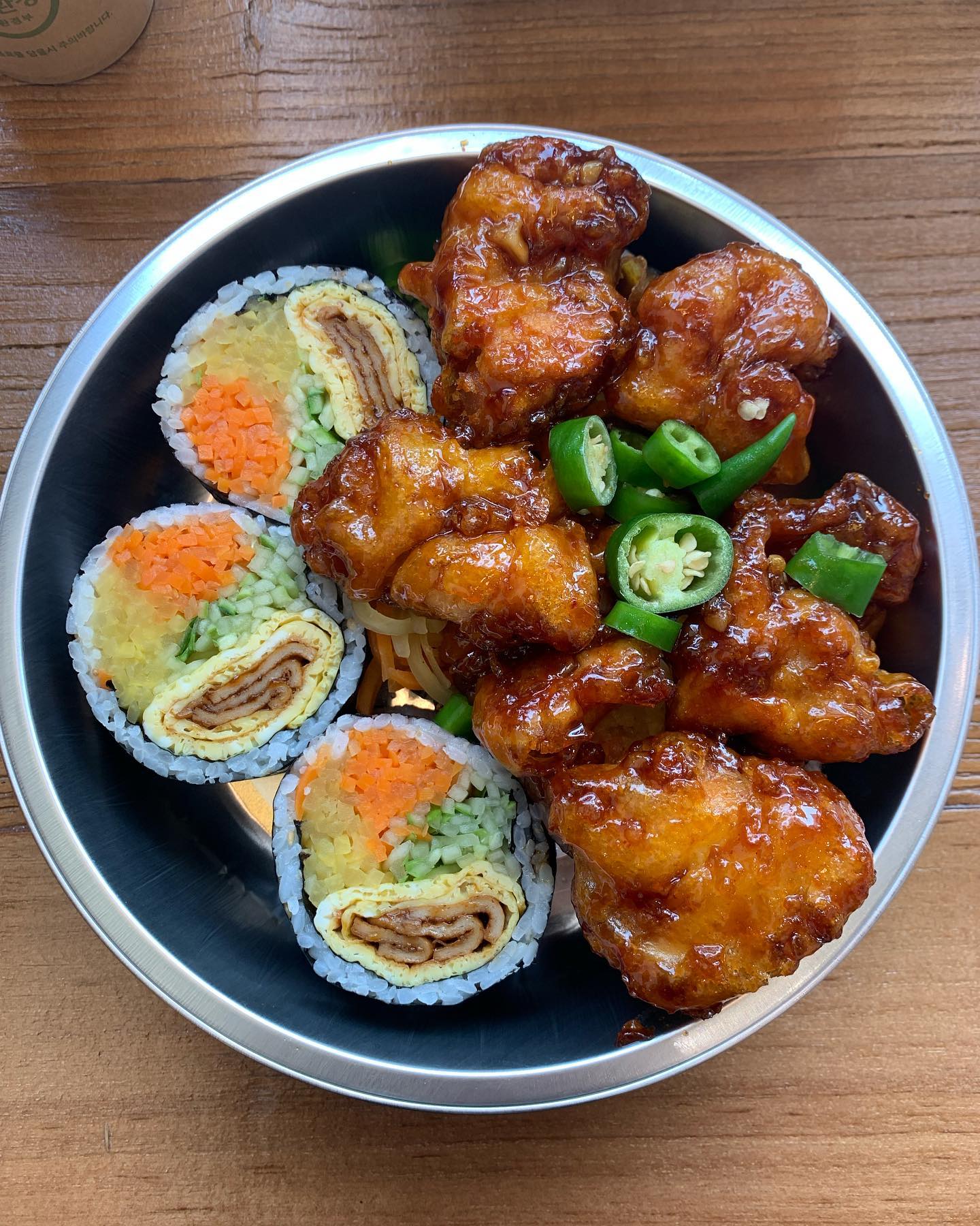 #오토김밥
#오토콤비 (9,500원)

진짜 한 달 만에 쓰는 피드🥲 현생이 넘 바쁘고만요,,회사 근처에 오토김밥 생겨가지구 몇 번 가보다가 올립니더 ㅎㅅㅎ 여긴 진짜 닭강정이 존맛탱..♥️ 나중에 닭강정만 따로 사서 먹어야겠어요 ㅋㅋㅋㅋ 김밥두 너무 맛있고.. 배고파서 한 줄 다 먹어버렸..ㅎ 진짜 닭강정은 무조건 드셔야합니당♥️