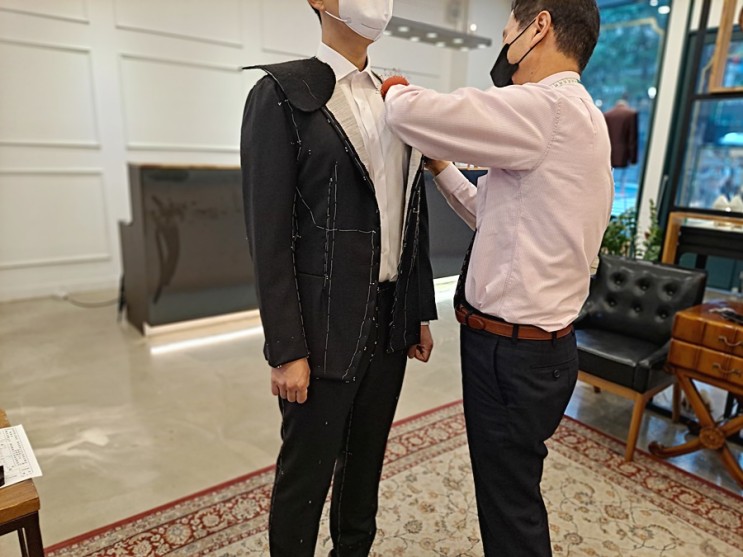 부산결혼준비 신랑예복은 재단사의 비스포크 맞춤