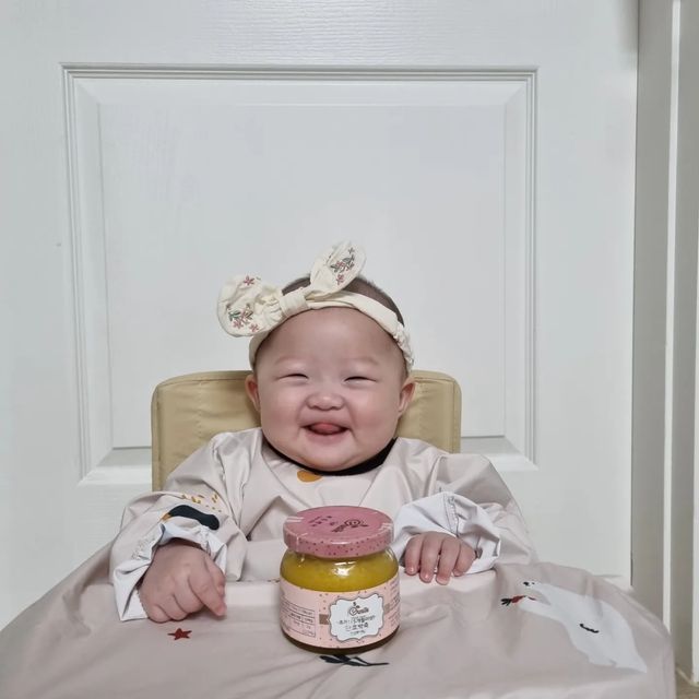 임은지 on Instagram: "박소이 D+167 #푸드케어#협찬#체험단 #엄마는소이가잘먹을때제일행복해 🍽 푸드케어에서 소이에게 이유식을 선물로 보내주셨어요 🍚 3회로 나눠먹는 소이를위해 용기에