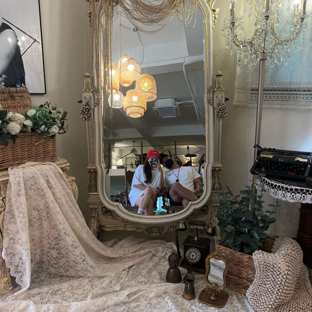 🤍𝚋𝚘𝚗𝚓𝚘𝚞𝚛 𝚑𝚘𝚞𝚜𝚎-🕊 on Instagram: “- 아침부터 티격태격 해서 쎠리 장난감 겟 하러 혼자가려다가 아침부터 소고기 꾸워죠서 내가 기꺼이 데려가줌ㅎㅎㅎㅎ 티격태격