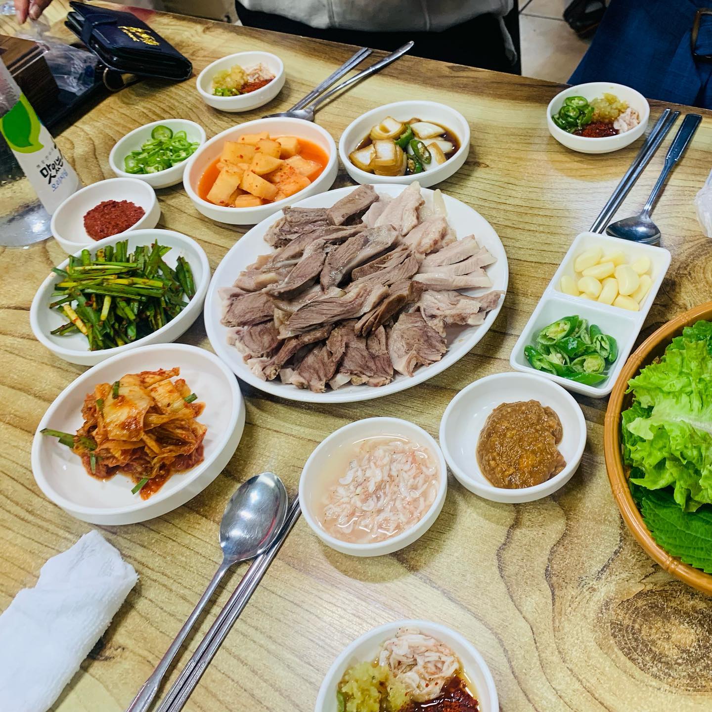 #첫줄
국밥 맛집 차쟈따
❤️챠자따 내 국밥❤️
누린내도 없고 국물도 찐~~하고
간만에 폭식즁❤️