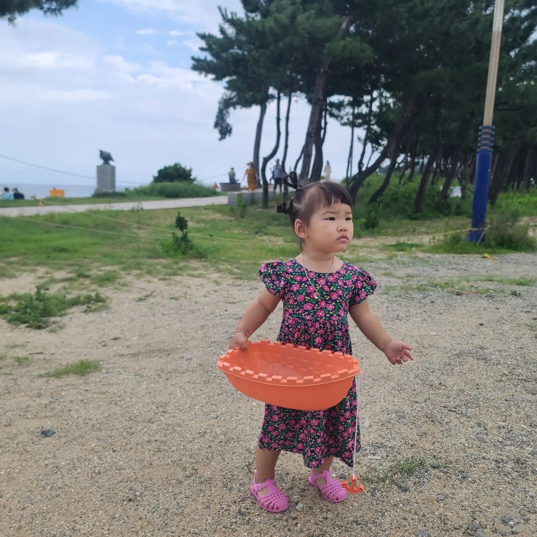 🌷예원맘🌷 on Instagram: “2022.07.17 🌻예니두돌여행 💛우리예니 두번째 생일축하해🧡 오빠회사 복지가 좋아 숙소도 싸게, 시간 정해진거 없구! 집에가기전에 해수욕장 갔다가 가야지? 전