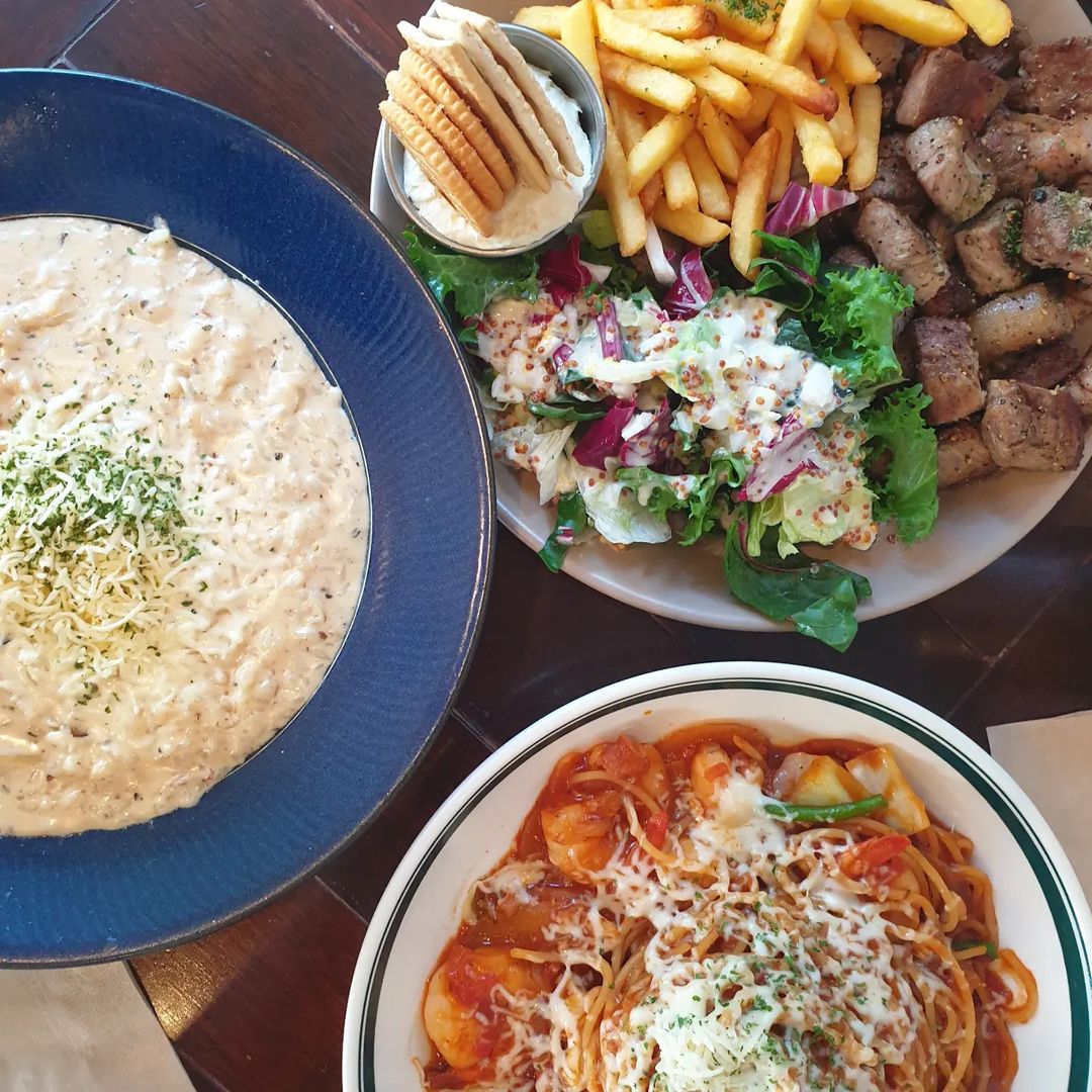 ๑•‿•๑ on Instagram: “오랜만에 양식 🍝🥩 부경대역 근처의 맛집 'hash' 음식점이 분위기 있고 1층 2층으로 되어 있다. 스테이크세트와 파스타, 리조또 등이 있는데 양이 많다고 생각했는
