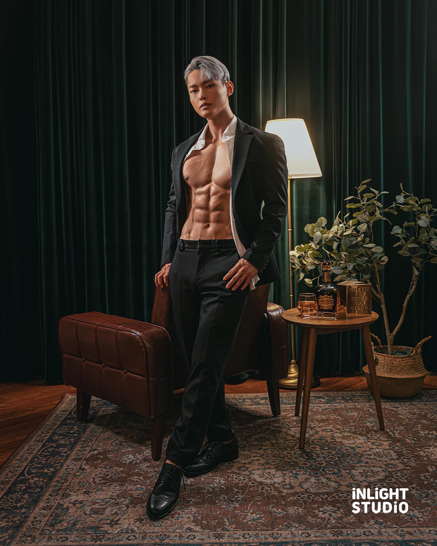 ‘1년에 3개정도 만들자’ 라는 생각으로 시작된 작업중 2/3이 벌써 마무리되었네요..!
자격증/바프/자격증 이렇게가 목표인데.. 
인⭐️님들 자격증 추천 부탁드려요!
Hair : salondegrace_official 
Studio : inlight_st