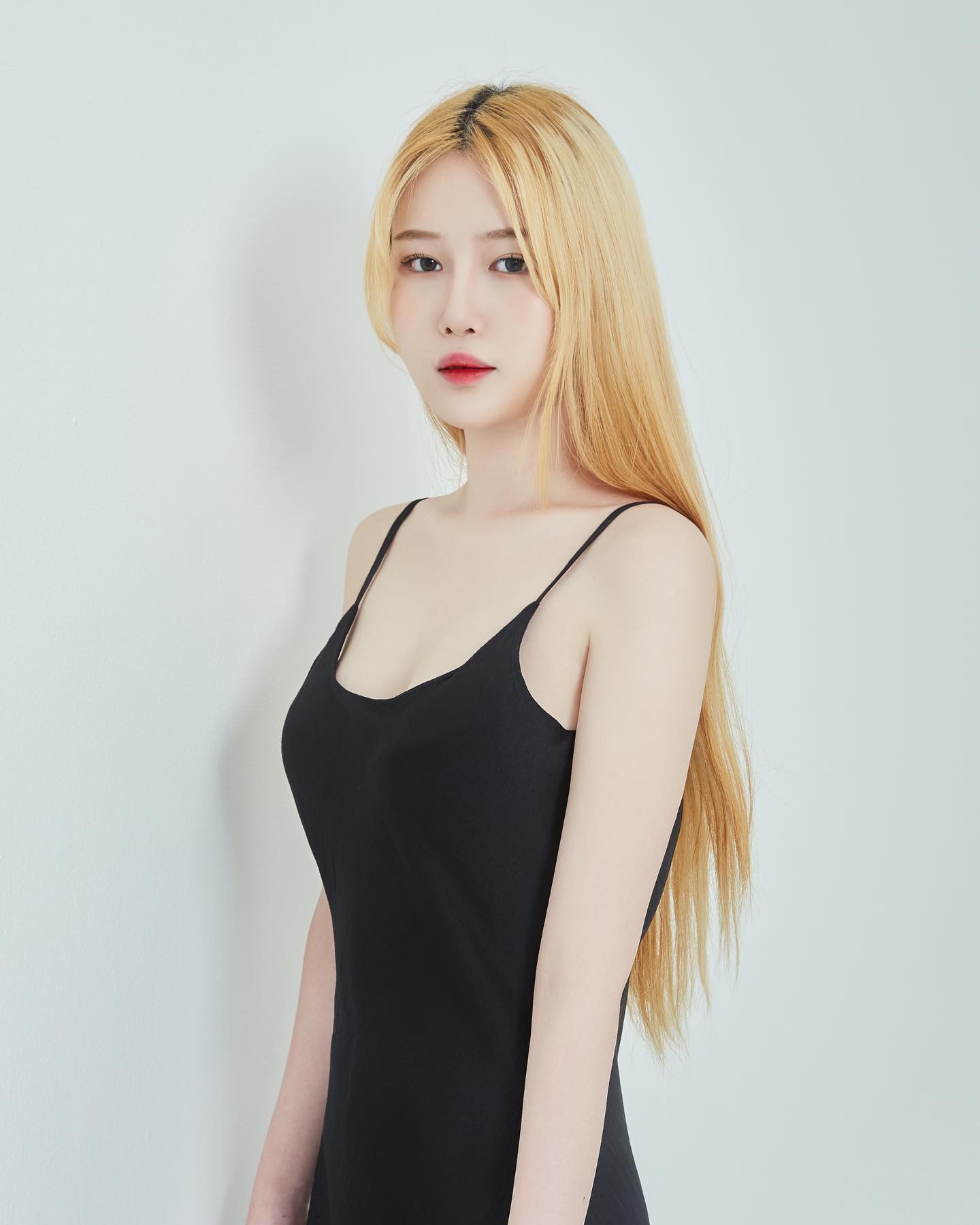모든게 완벽했던 하루 

⠀

⠀

⠀

⠀
#개인화보촬영 #프로필촬영 #프로필사진 #부산 #서면 #전포 #동성로 #셀카 #셀피 #셀프촬영 #나시원피스 #패션계정 #패션계정맞팔 #맞팔 #선팔 #선팔하면맞팔 #맞팔환영 #다렉 #인친환영 #오오티디 #패피 #패션스타 #오늘의훈녀 #좋아요반사 #좋반 #좋테 #likeforfollow #likeforlikes #fyp #f4f