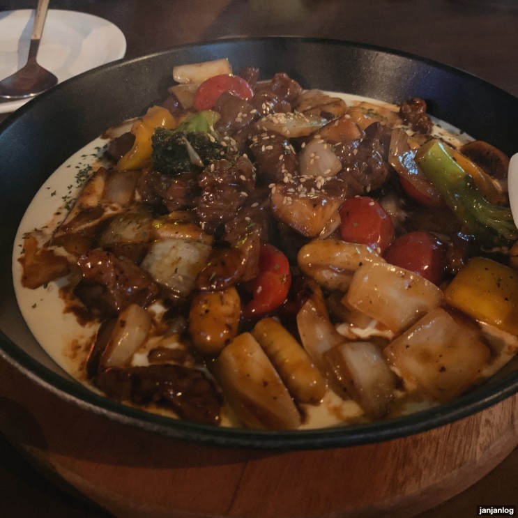 서울역 술집 <빈공간> 분위기 있는 레트로 감성 빈공간 와인바