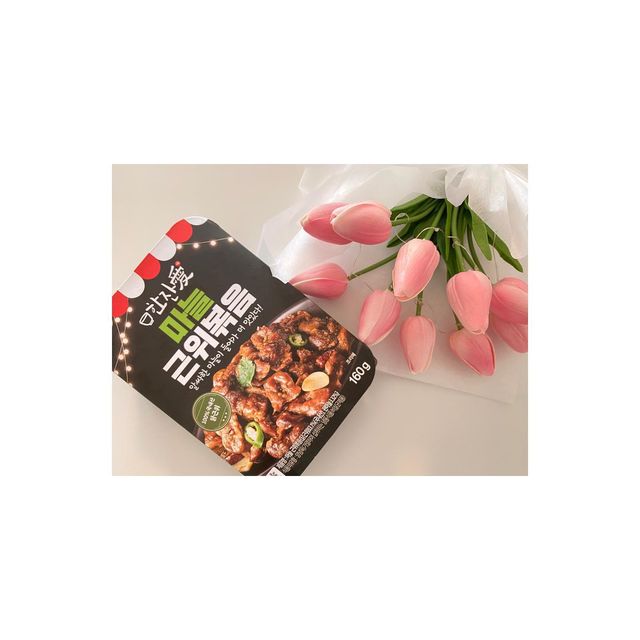 ⠀⠀ on Instagram: "요즘 집에서 혼술하묘 안주가 고민이였는데 한잔애 마늘근위볶음 드셔보세요 마늘과 고추 베이스여서 살짝 매콤한 맛이 느껴지며 중독성이 강해요!🧯 질기지 않고 잡냄새