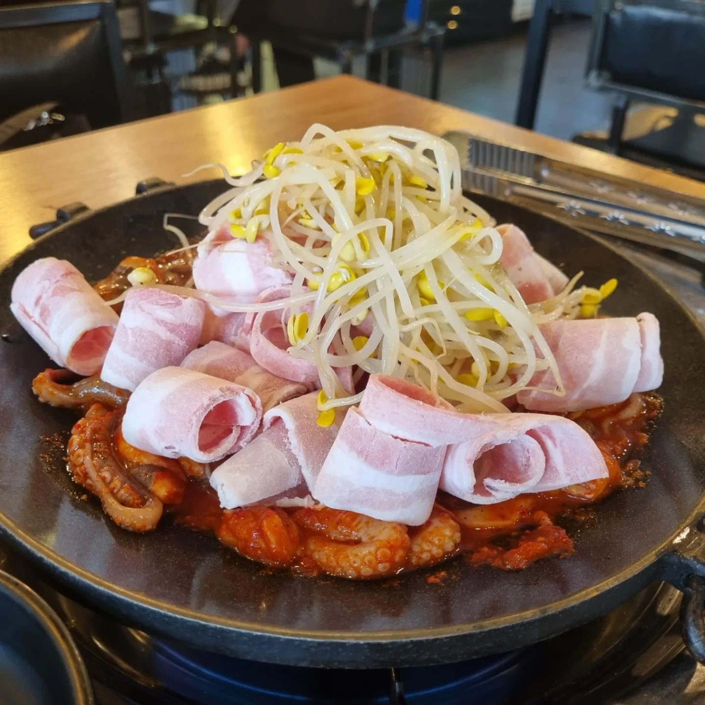 쭈꾸미쭈꾸미🐙 오랜만에 먹어서 좋은데 
날이 더워 그런가 입맛이 없어 조금밖에 못먹고 옴 ㅜㅜ
아쉽당 아주맛난데👍
#서울대입구맛집#쭈꾸미볶음#고로곤졸라 #볶음밥#나간입맛돌아오면#다시찾아간다#쭈앤쭈