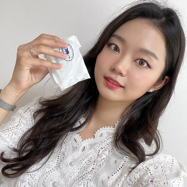 이수연 on Instagram: "#광고 @folarbear.official 의 괄사세안비누를 사용해보았습니다‼️👍🏻 꼼꼼한 클렌징은 물론, V라인, L라인, 지압으로 페이스 윤곽 정리에 도움이 된다고 하네요:) 세안과