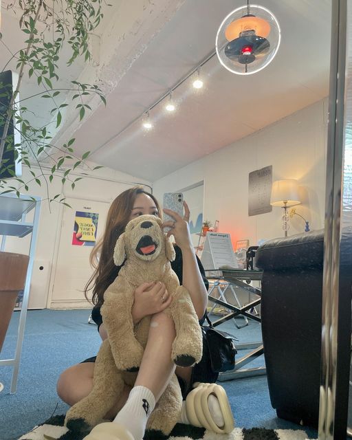 ᴴᴬᴱᴿᴼᴸᵞ ♥️ on Instagram: "#광고 @sogeum.studio ⠀ ⠀ ⠀ ⠀ 백만년만에 찍어보는 증명사진 ✨ 배경색 선택이 가능해서 내가 좋아하는 보라보라 느낌으로 찍어보았어요 😗 보정도 호다