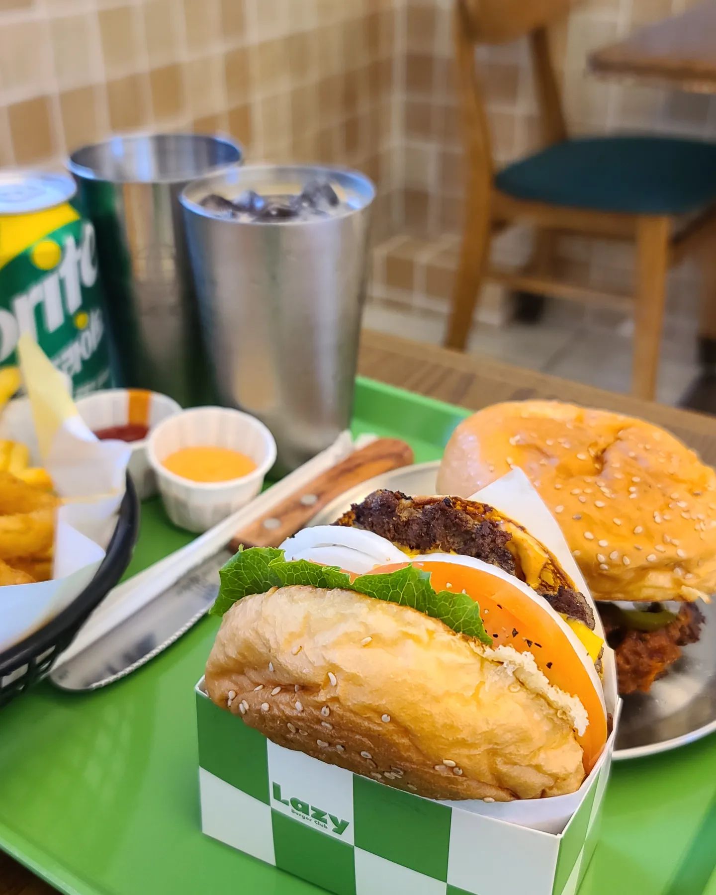 우리동네 버거 맛집 레이지버거클럽

#우리의주말은
#우리의주말은_고양 
#레이지버거클럽