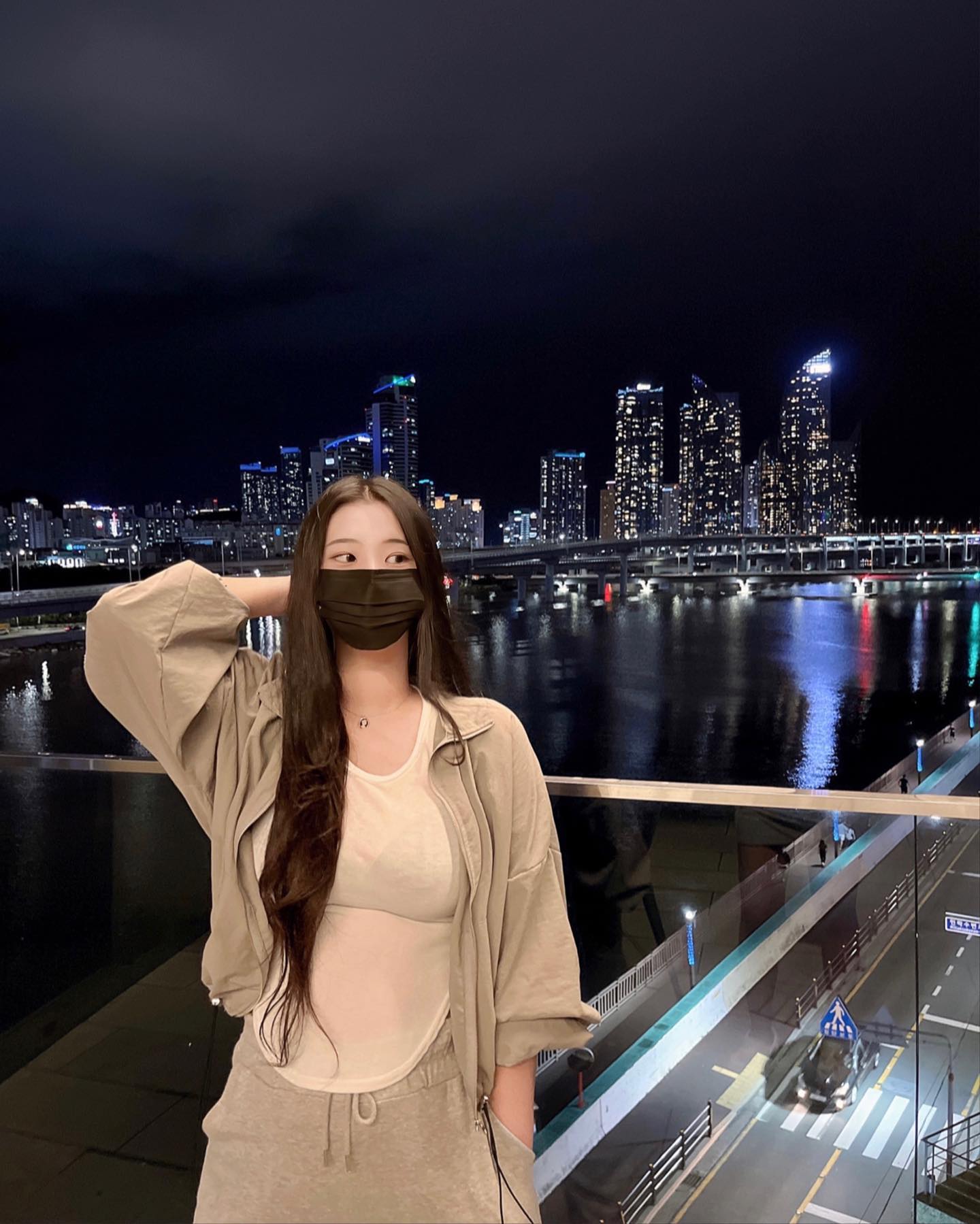 웃짜