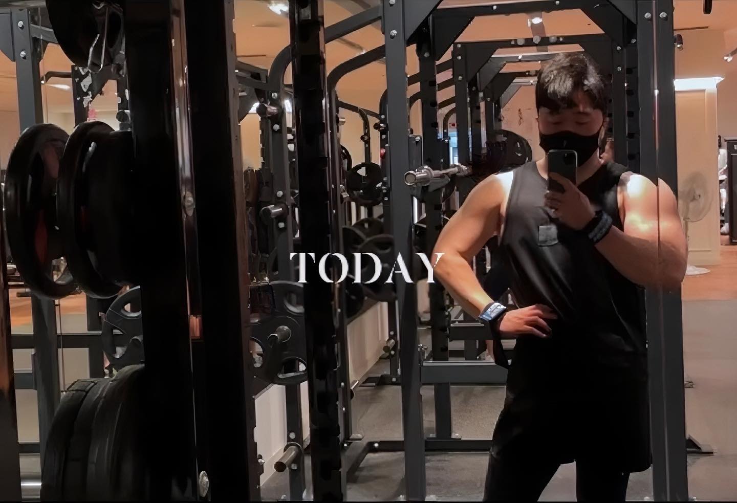 #daily #오운완🏋️ #workout #스트레스날려버려👊 
.

.

.
헬린이의 운동일지
월요팅 가슴🔥🔥🔥

헬요일 스트레스 날려버리기❗️❗️

2시간동안 땀 빼니 깨운하네요😤

운동갈까 말까 고민하다가
진짜 불굴의 의지로...💪🏻

모두들 헬요일 잘보내셨겠죠??
저녁은 따뜻하게 근나잇😴

(올 블랙하니까 저승사자갓노...)