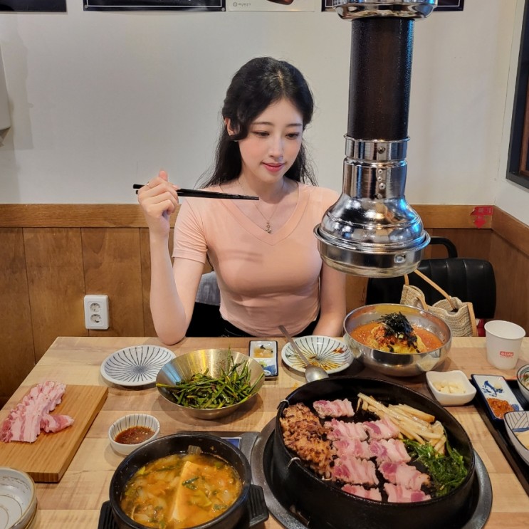 메이윤 인생 쫀쫀티 브이넥 핑크, 베이지 S사이즈 후기