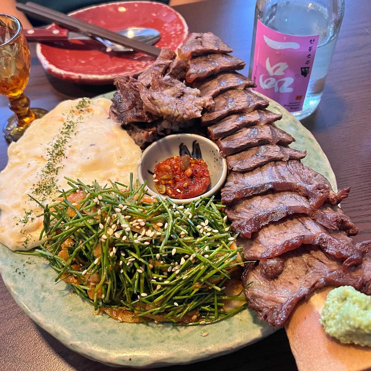 요즘 전통주 너무 좋아˚ෆ*₊
치즈감자에 소갈비수육 싸서 먹으니까 ✨
토마토 스튜도 진짜 💓 
직원분들도 진짜 친절 ㅠㅠ 보시고 물도 새로 주시고 술잔도 하나하나 바꿔주신당!!

약수에서 보물 찾았냉. -ˋˏ ♡ ˎˊ-
예약해주고 사줘서 고마오🐥🐥

✨
소갈비수육 35,000
토마토스튜 19,000

🍶안동소주 17,000
🍶한산소곡주 19,000
🍶이강주 12,000

#약수역맛집 #약수맛집 #먹방스타그램 #우야재 #약수술집 #전통주 #약수역술집 #소갈비수육 #수육 #토마토스튜 #약수동맛집 #먹스타그램🍴
