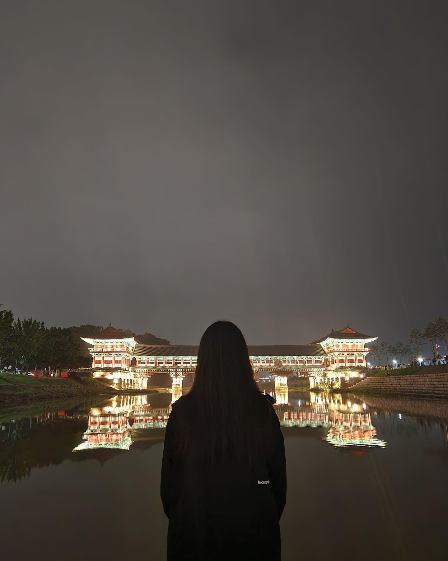 너무 아름다웠던 경주
처음가보는 경주였는데
하나부터 열까지 다 완벽했따🫶

산책하기도 너무 좋고
볼거리, 먹을거리, 놀거리 천국

2주년 여행도 완벽❤️

-
#월정교 
#야경맛집 
#막찍어도인생샷
