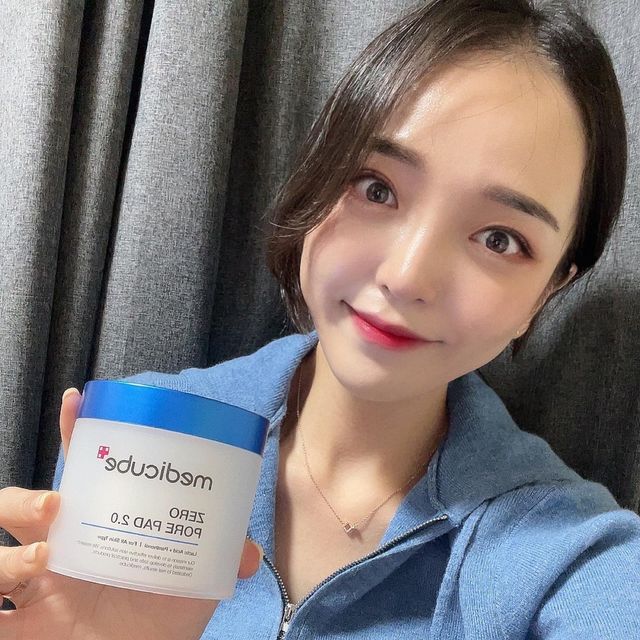 dan on Instagram: "#광고 #AD ⠀ ☁️제로모공패드 2.0☁️ ⠀ 모공때문에 스트레스 받으시는 분들~~📣 모공 기본템 소개해드려요! ⠀ 유재석 모공패드로 알려진 유재석 님이 직접 쓰시는 애정템