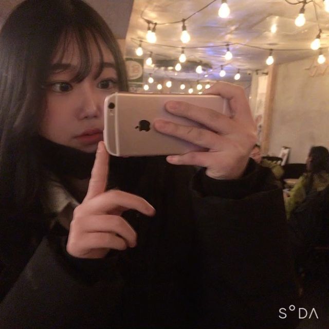 주 희(24) on Instagram: "처음으로 반월당에 꺼비슈퍼라는가게에가서 매운거 못먹는데 ㅜㅜ 정말 맛있다해서 마라국물닭발을 시켜서 먹어봤는데 많이 맵긴했지만 헥헥 거리면서 먹을정도로