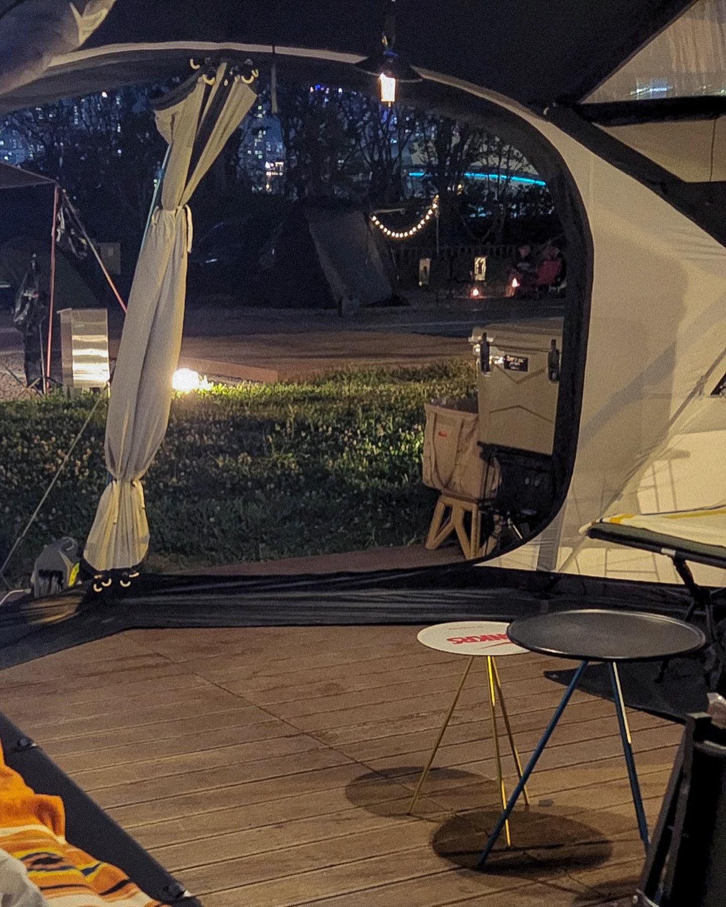 집에서 가까운 도심속 캠핑장
밤새도록 모기잡느라 잠 다잤다🤪

10월에 올해 못갔던 여름캠핑 체험하고 왔네요
난로랑 전기장판 다끄고 모기밥 됬던
10월 초 어느 주말 ㅋㅋㅋㅋ

그래도 이쁜 밤분위기✨