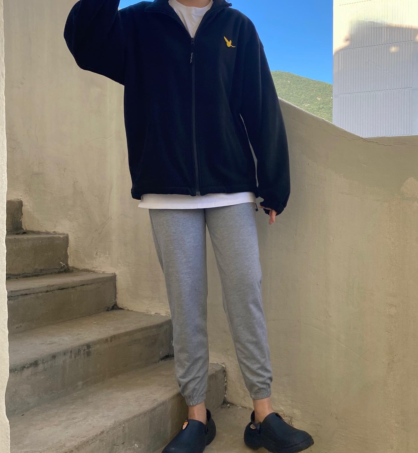 다시 와릿이즌 플리스 입을 날이 왔다...🍌👼
안쪽도 와릿이즌ㅎㅎ💓
슈펜 전황일 샌들슬리퍼까지 넘 편한 코디😊

#와릿이즌 #엔젤플리스집업 #와릿이즌플리스
#슈펜 #슈펜전황일