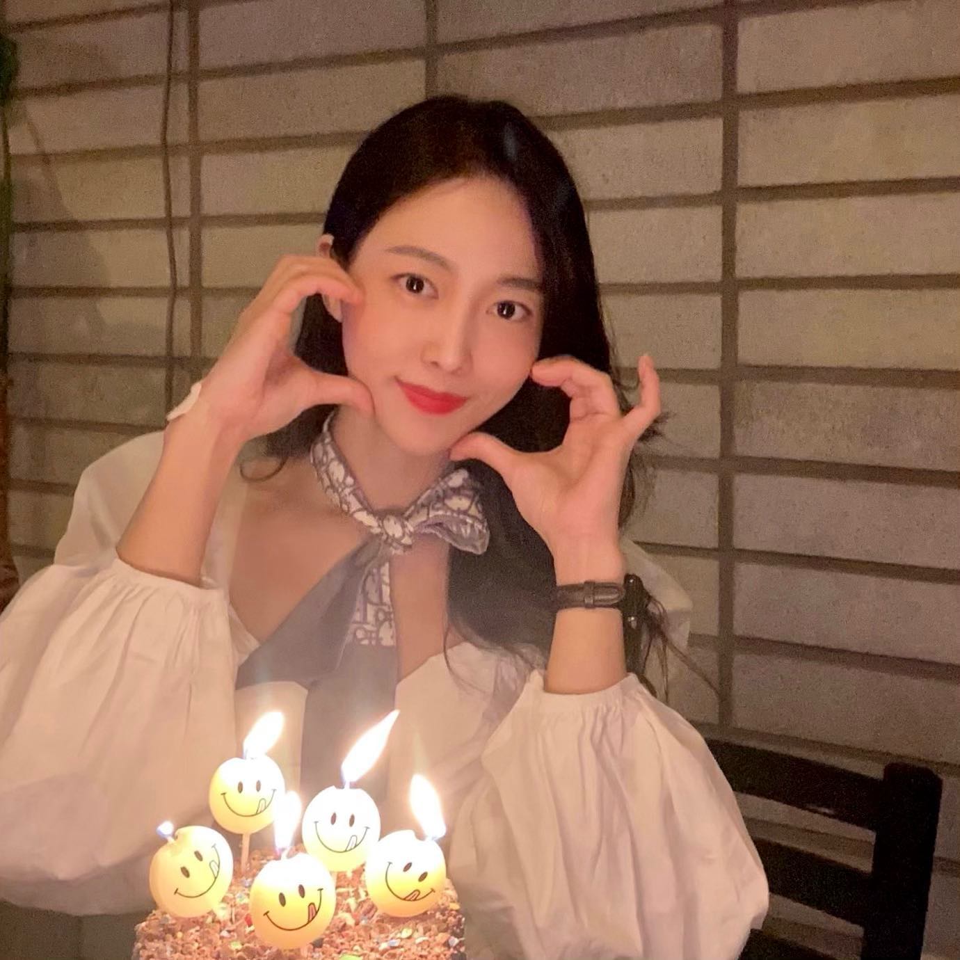 😋
.
.
.
#생일 #hbd #cake #dior #happy #birthday #party #노티드 #selfie #heart #smile #cake #kactor