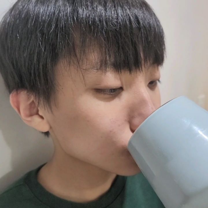 #협찬 #스탠다드182

한창 성장기인데 또래보다 작아서 성장기영양에 대해서 고민이 많은 중딩맘인 저의 선택❣️
콜라겐하면  엄마피부를 위해서만 먹는 건줄 알았는데,
스탠다드182의 특허원료인 프리미엄롱펩콜라겐펩타이드는 
조골세포를 활성화해주는 성분으로
100% 국내산 콜라겐만을 타사대비 압도적인 함량을 담았데요👍👍
또한 성장기 필수 영양과 소화흡수를 고려한 최적의 부원료 조합과
성장기 필수 영양까지 1일 1포로 완벽하게 채워줄수 있답니다.
19종 곡류, 15종 유기농 과채로 한끼 식사대용으로 간식으로 충분😁😁

언제 어디서나 간편하게 우유나 물에 타서 먹을 수 있고,
맛도 미숫가루 맛이라서 할머니입맛닮은 아들램한테 최적이네요👍👍

열심히 먹고 폭풍성장기때 폭풍성장해보자꾸나❣️❣️

 

 

구매링크 → https://bit.ly/3RfnKOv

 

#프로젝트182 #스탠다드182 #성장기영양 #청소년영양 #성장기 
#롱펩콜라겐펩타이드 #자녀키 #키성장 #맞팔 #선팔 #일상 #중딩일상 #좋반테 #좋반 #맞팔소통