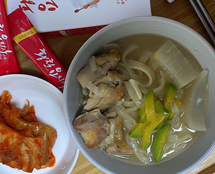 자취생 점메추! 초간단 닭칼국수 만드는 법 ;) 완벽한 닭고기 잡내제거