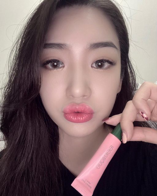 🌸아망초(또나) on Instagram: "#아망초 #협찬 시크니크 : 스팟 컨트롤 크림 15ml . . . #광고 #시크니크#seeknique#이룸팩토리#시크니크스팟컨트롤크림#스피큘크림#각질제거#스킨케어#피부관리#미백