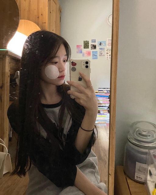 김선우 on Instagram: "#광고 🪐메디큐브 제로모공패드 2.0💧 제로 모공 패드 2.0은 11가지 인체적용시험을 완료한 모공 타이트닝 효과 제품으로 피지 개선은 물론 각질 및 노폐물 제거에 도움을
