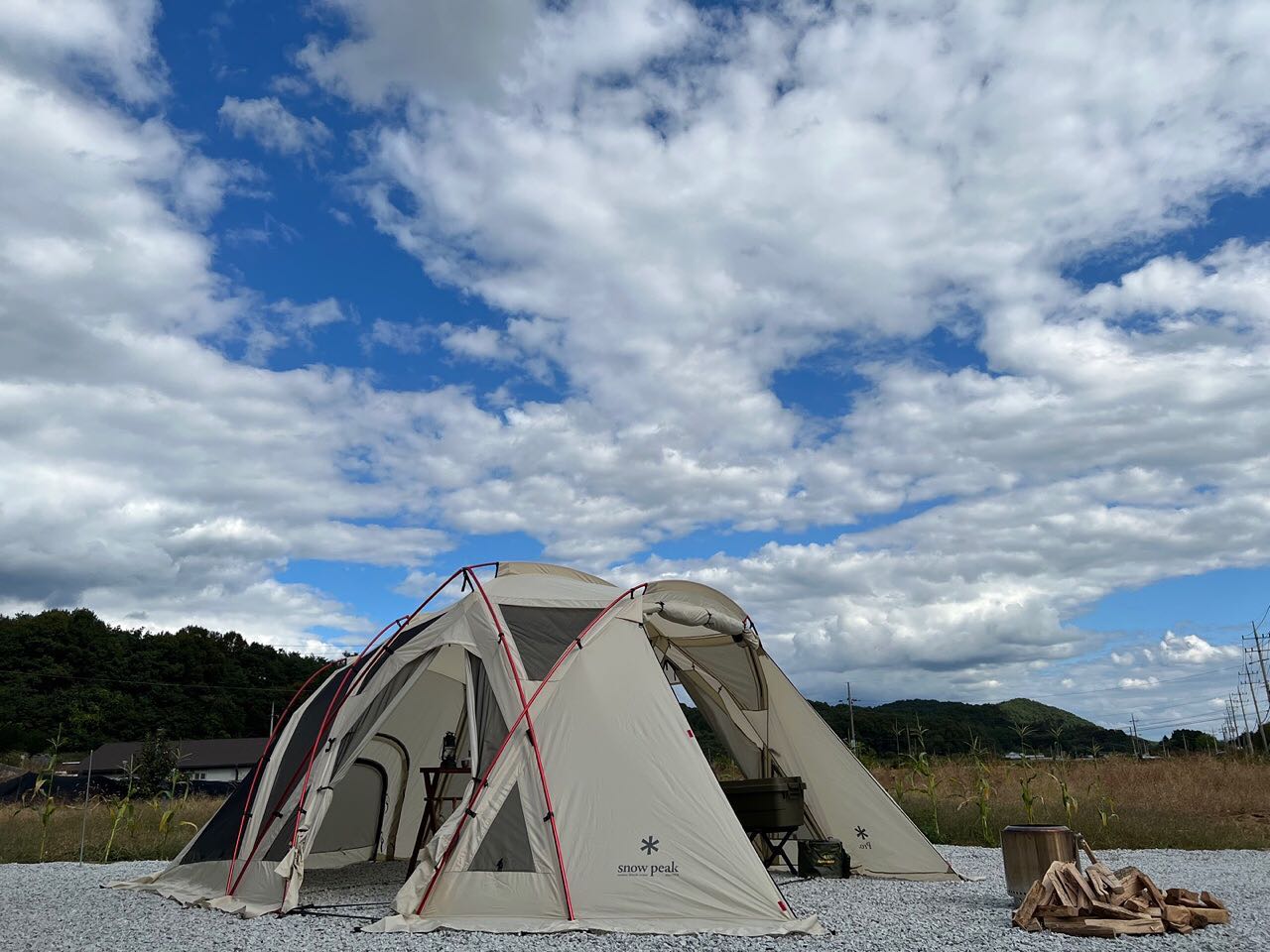 가을이당 ₍₍ ( ๑॔˃̶◡˂̶๑॓)◞♡⁰
⠀
#가을캠핑 #snowpeak 
#리빙쉘롱프로아이보리
