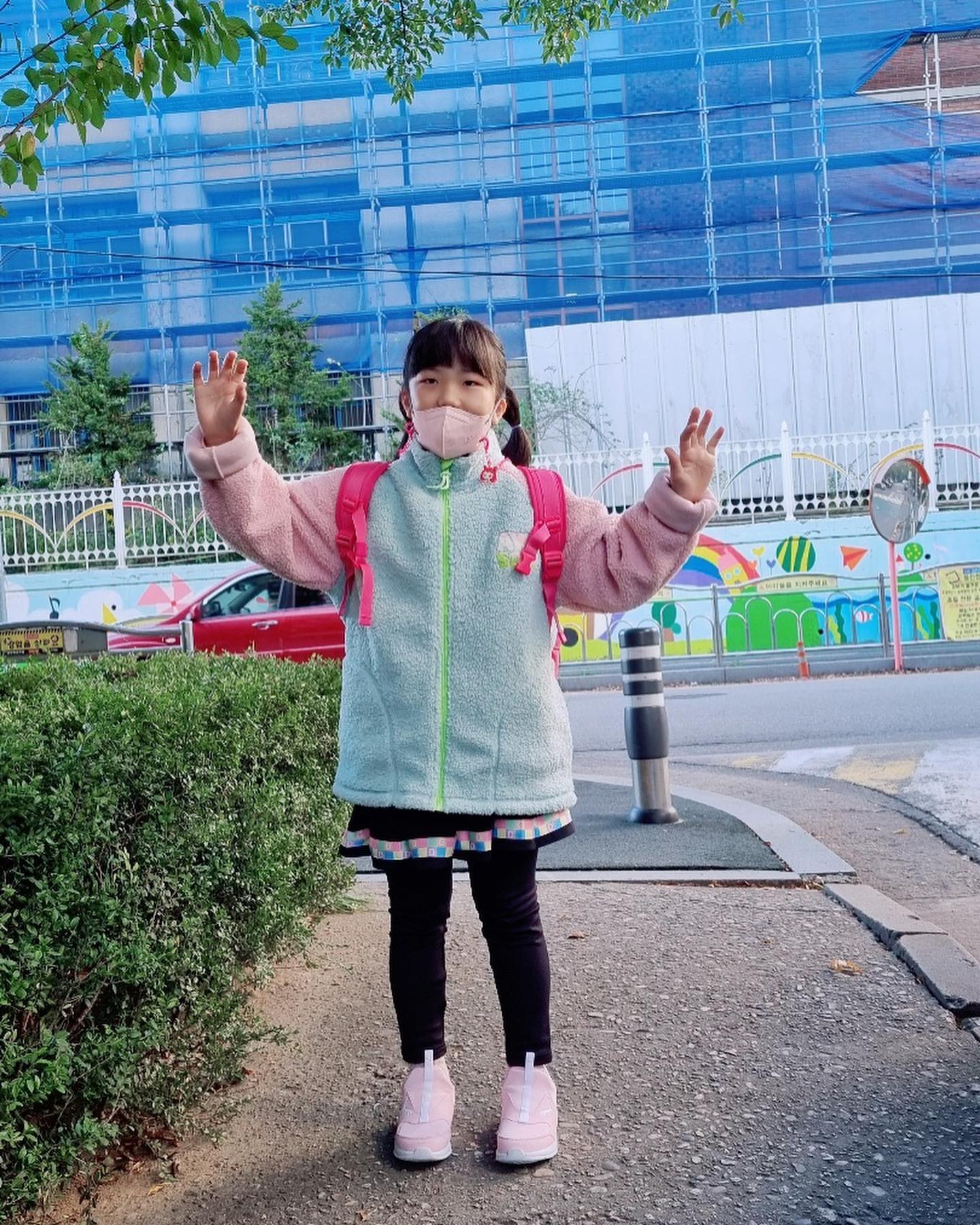 갑자기 추워진 날씨
오늘은 #뽀글이점퍼
내가 좋아하는 핑크색 민트색!
#학교등교길 #학교등교룩 
패딩입은 사람들도 보이는구나!

#초딩맘스타그램 #초딩맘소통 #초딩스타그램 #학교등교 #초딩맘맞팔 #초딩맘그램🙋‍♀️ #초딩패션