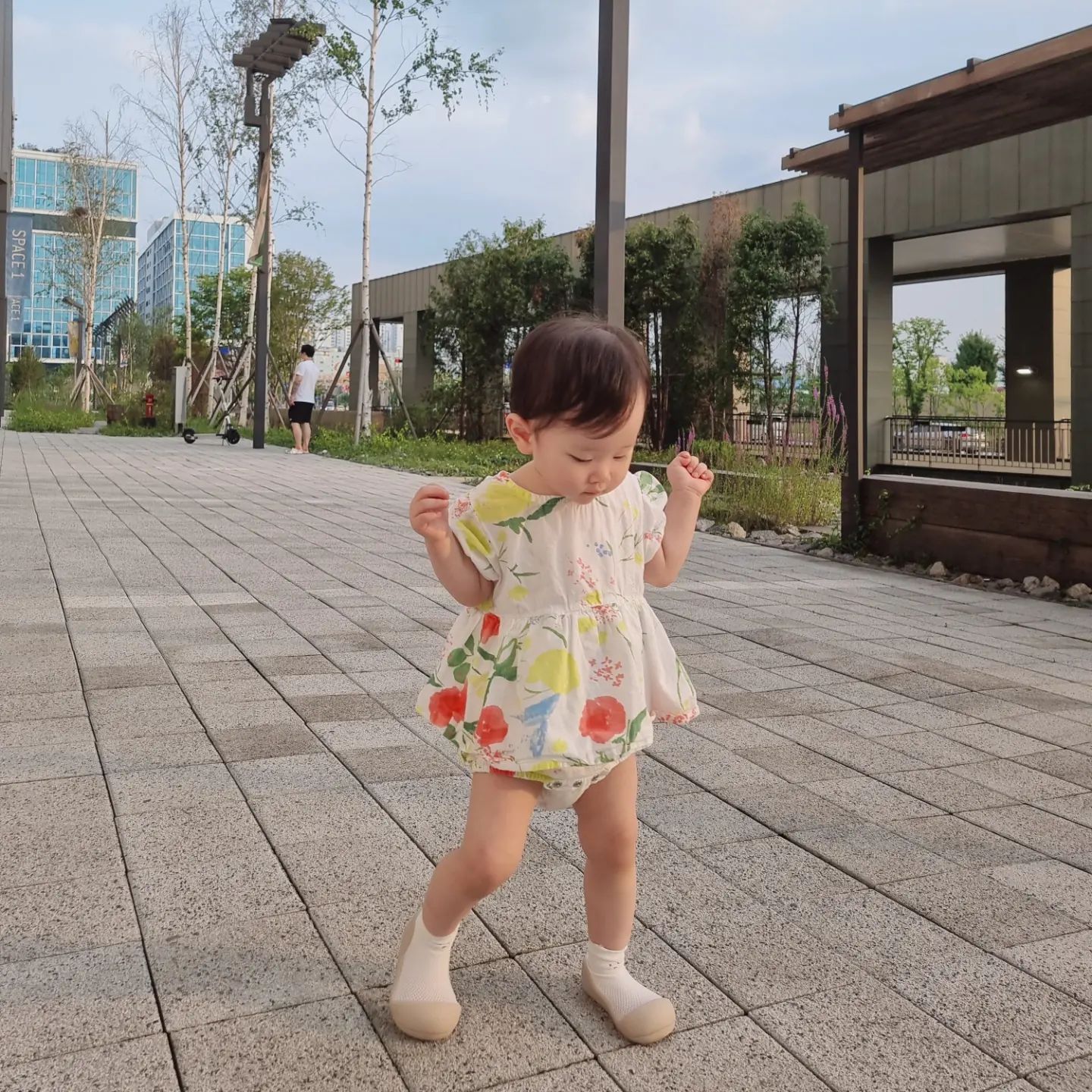 수아맘🤱 수아 449일차👼

#인스타베이비 #아기모델 #딸맘 #도치맘 #맘스타그램 #예쁜아기 #슈프림 #supreme #커피맛집레스이즈모어 #맘소통 #소띠맘소통 #소띠맘 #육아맞팔 #육아소통 #육아정보공유 #소띠육아소통 #육아일기 #육아소통맞팔#맞팔해요 #소통환영 #선팔맞팔 #좋반사 #댓반사 #fff