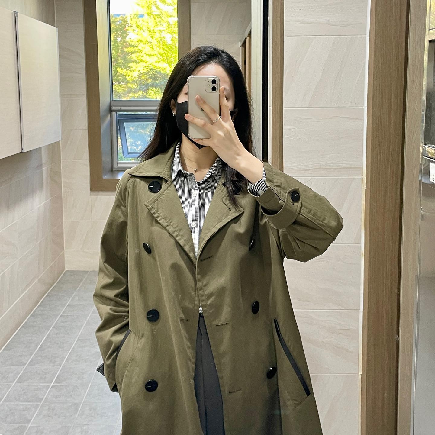 굉장히 바쁨과 슬럼프로 게시물을 안올리는중이었는데 오늘 감사하게도 한 인친님이 연락주셔서 올려보는 ootd✨

저는 오늘 동기들과 할로윈 파티하러갑니다👻 즐거운 금요일 되세요☺️🙌