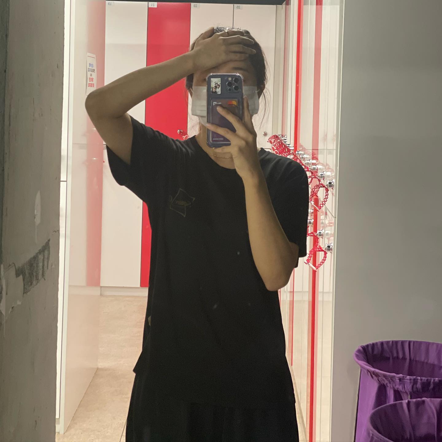 미라클은 언제나 짜릿해🤦🏻‍♀️
오늘은 어제 운동 유튜브 보다가 케틀벨스윙스퀏? 해보고싶길래 아침에 가자 마자 조져보았슴니당! 
역시 공복에는 뭘해도 힘든거같아여ㅠㅠ 그치만 숨 엄청차구 좋더라구요!! 짧고 굵게 치기 좋은 느낌이랄까,,, 서킷 짜서 함 돌려봐야겠써요..!.!.! 

아침운동 엄청 힘들었는데 3주째 넘어가니까 그래도 익숙해진거 같구 친구랑 같이 하니까 더 잘 일어나게 되구 좋은거같아요!!! 헬장 12월까지구.. 이사도 해야하는데 지금 다니는 헬장 넘 정들어서 아쉽습댜🥹 

돈 많이 벌어서 또 피티해야지!! 무게를 혼자 올리자니 뭔가 어성성 한가 무릎이 아팡용 ㅠㅠㅠ 들어지는데 뭔가 이상한 느낌... 피티쌤 보곱흐다