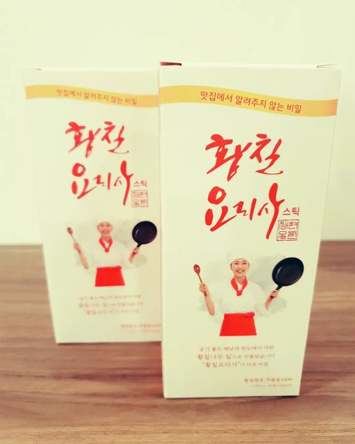 Raye on Instagram: "#광고 황칠요리사🧑‍🍳 "황칠코리아"에서 제공받은 인삼나무(황칠나무)로 만든 "황칠요리사"를 넣어 돼지고기 김치찌개를 만들었어요! 오늘 저희 집 저녁메뉴예요😋 저는