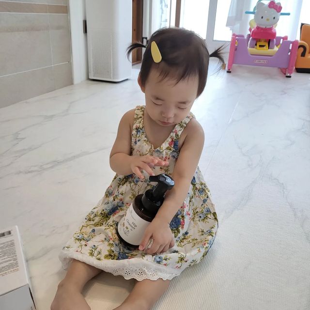남매맘 일상 ꈍ◡ꈍ on Instagram: "#제품제공 ⠀ 모모래빗에서 🐇 보타니컬테라피 엉덩이클렌저를 선물로 보내주셨어요 🎁 ⠀ 민감부위사용에 특화된 아기엉덩이 맞춤 클렌저답게 피부 건강