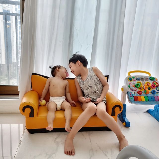 남매맘 일상 ꈍ◡ꈍ on Instagram: "#협찬 ⠀ 모모래빗 서포터즈가되어 에코 컴포트핏과 함께한지 4주째ෆ ⠀ 보들보들 부들부들 ˃̵ᴗ˂ 답답하고 습해서 늘 빨갛게 올라온부분을 긁어대는바람