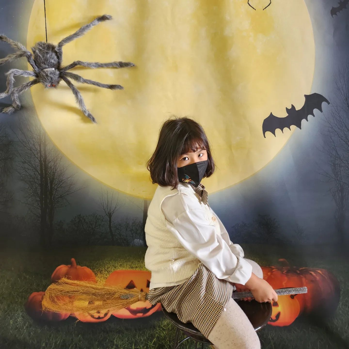 #나들이
할로윈즐기기🎃

#케이슨24 #케이할로윈 #송도할로윈
#주말일상 #남매일상